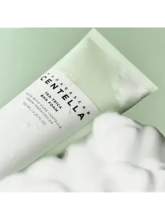 Skin1004 - Centella Tea-trica BHA Foam 125ml